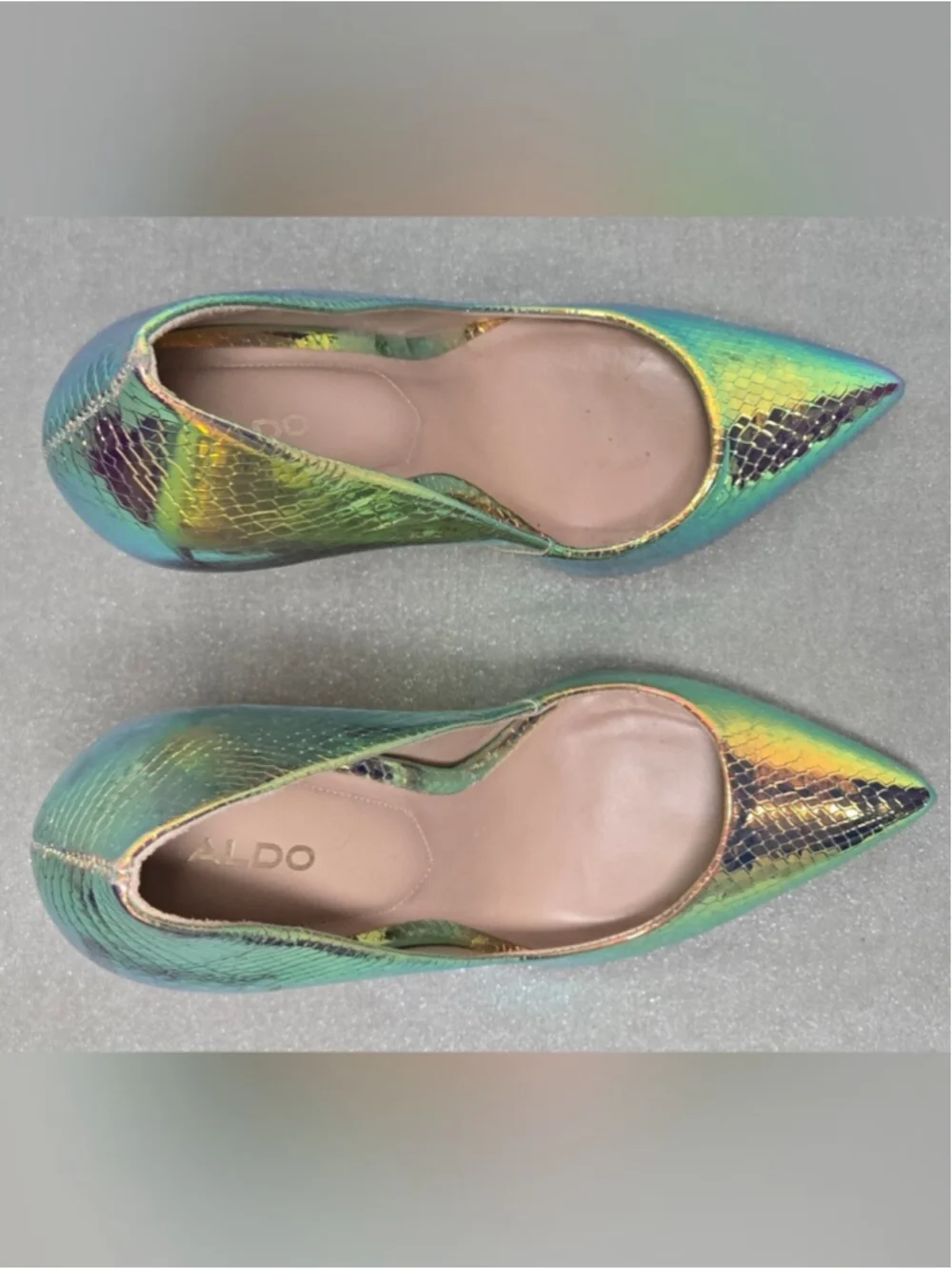 ALDO Iridescent Holographic Snakeskin Pointed Toe Pumps Heels Size 6